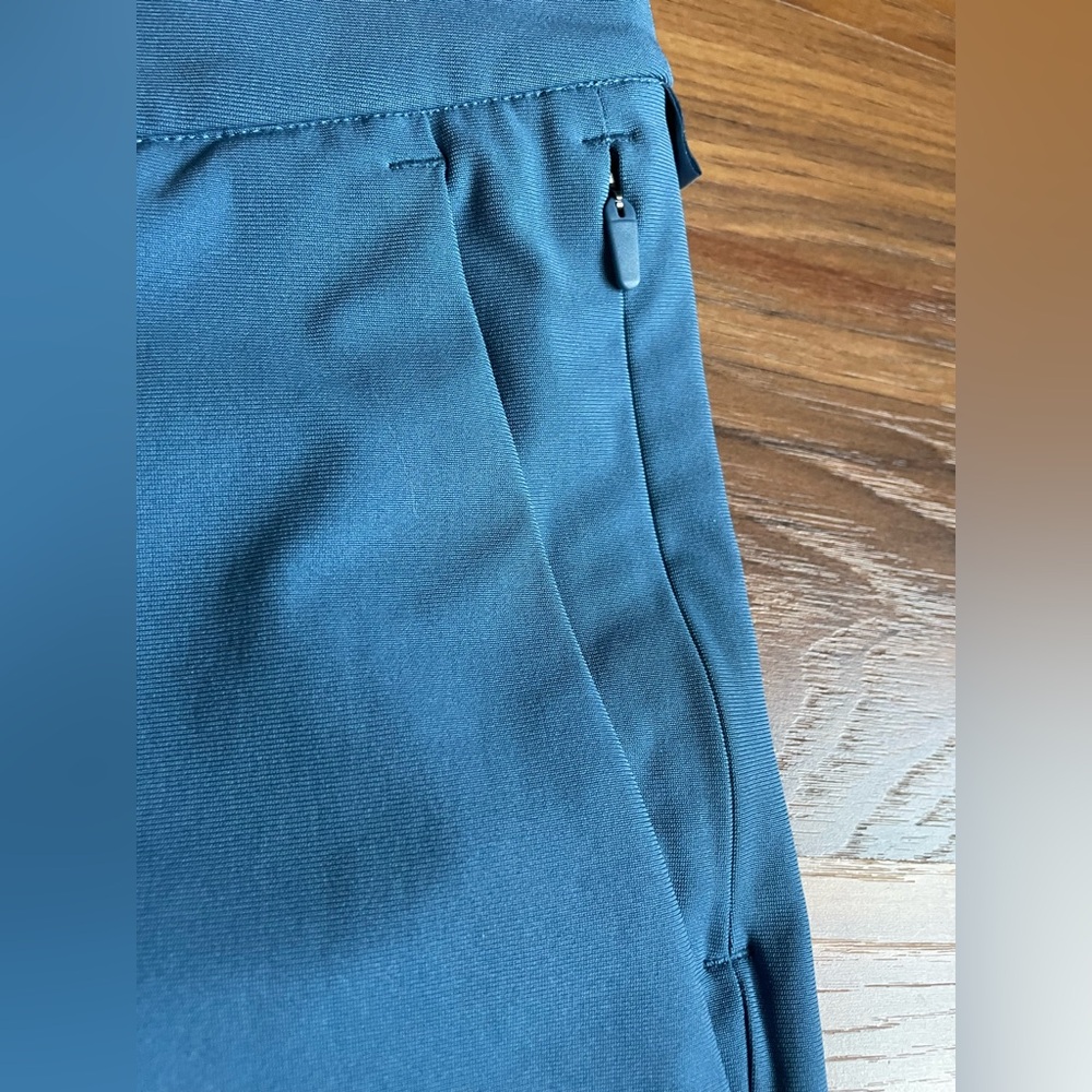 Lululemon Commission Classic-Fit Short 9" *Warpstreme | men’s size 36 - Picture 4 of 6